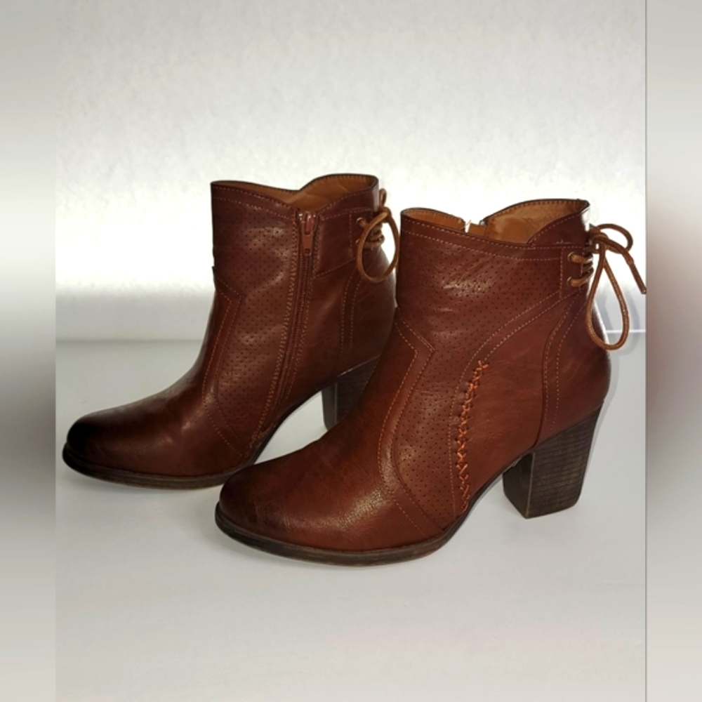 PIERRE DUMAS Brown Zip Back Lace-up Side Stitch Ankle Coastal Cowgirl Booties